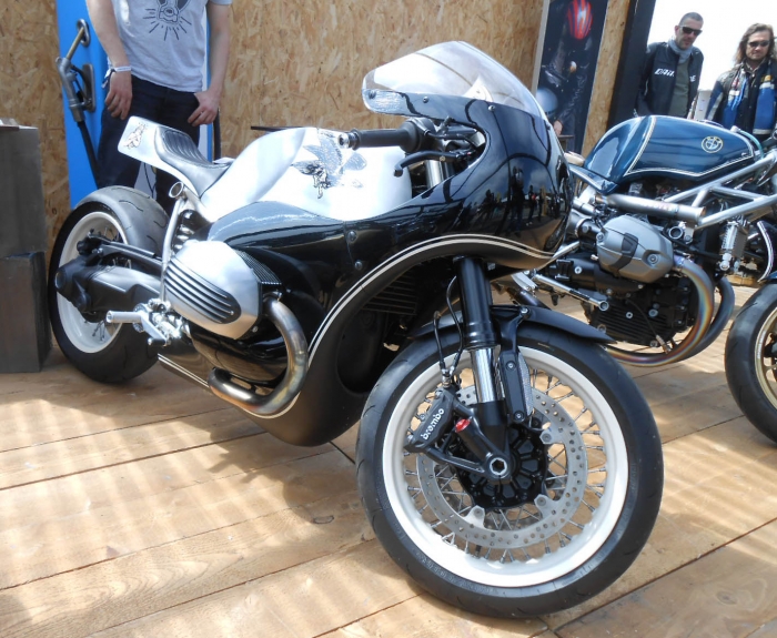Cafe racer Montlhery Paris France motorcycle tour -